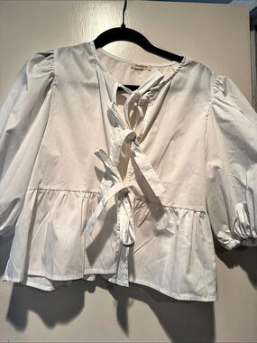 White Tie-Front Blouse Like New